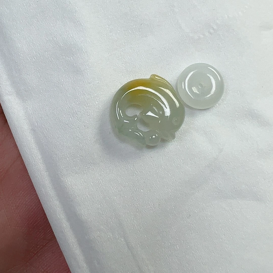 翡翠散珠深**峪翡翠海豚