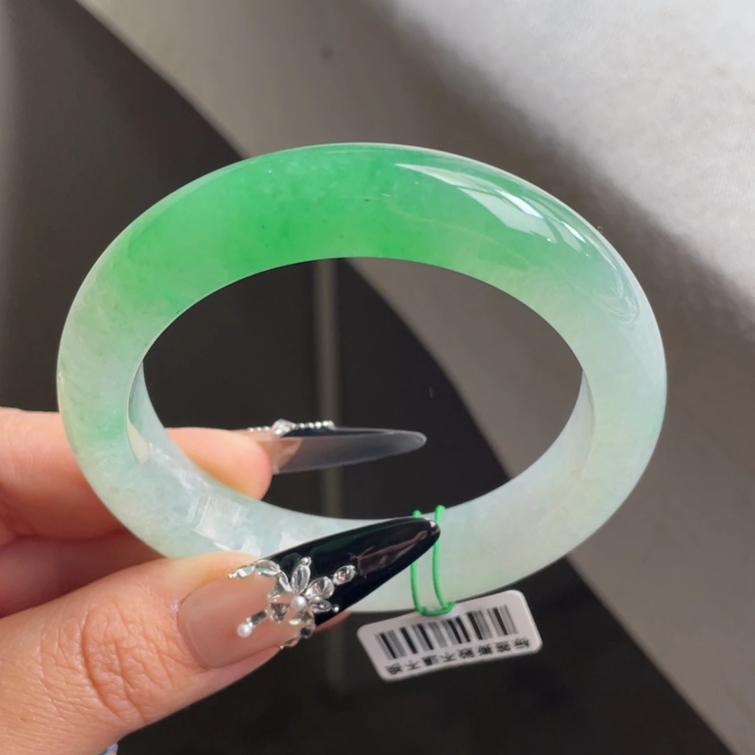 翡翠未镶嵌手镯冰绿厚装手镯