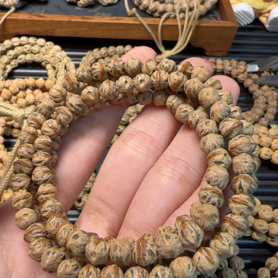 天***尺柏香籽/百香籽吊坠