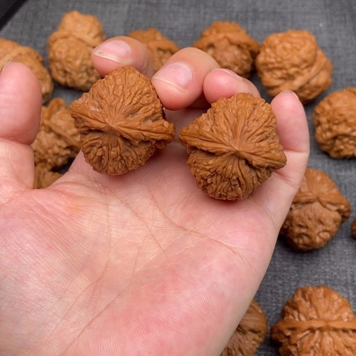 文玩核桃把件南疆35全品