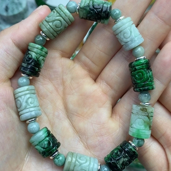 颈饰未镶嵌翡翠吊坠