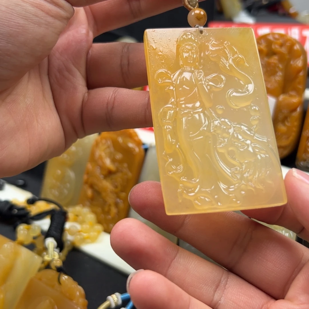 未镶嵌石英质玉（黄龙玉）黄龙玉