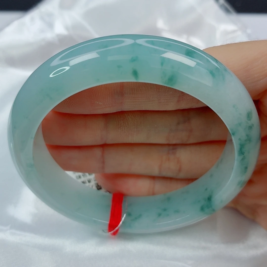 翡翠未镶嵌手镯56.6正圈，胶润满蓝底飘蓝花，版型好，完整，032