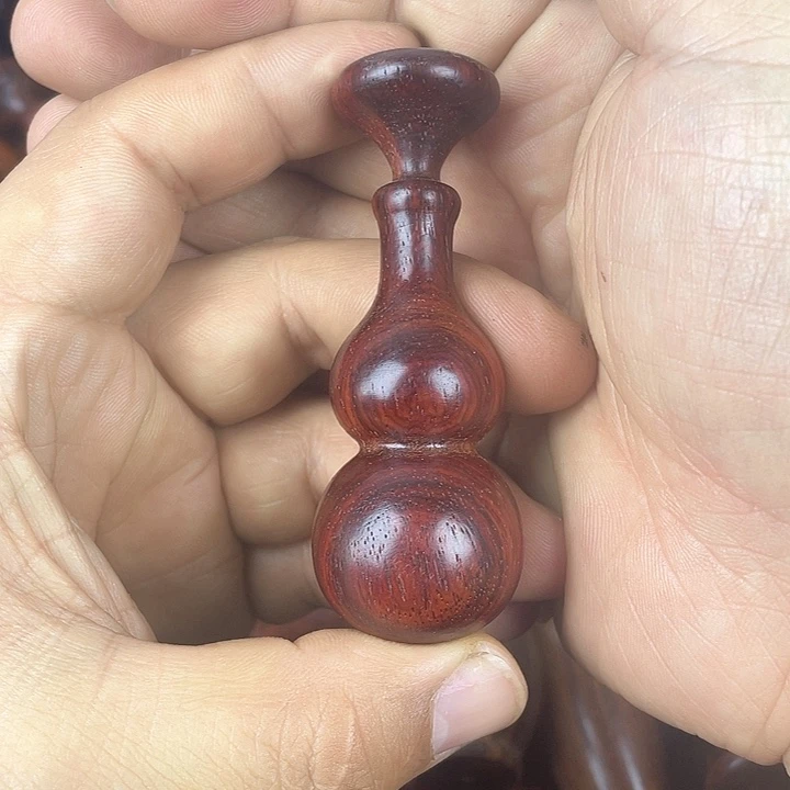 微凹黄檀（南美大红酸枝）