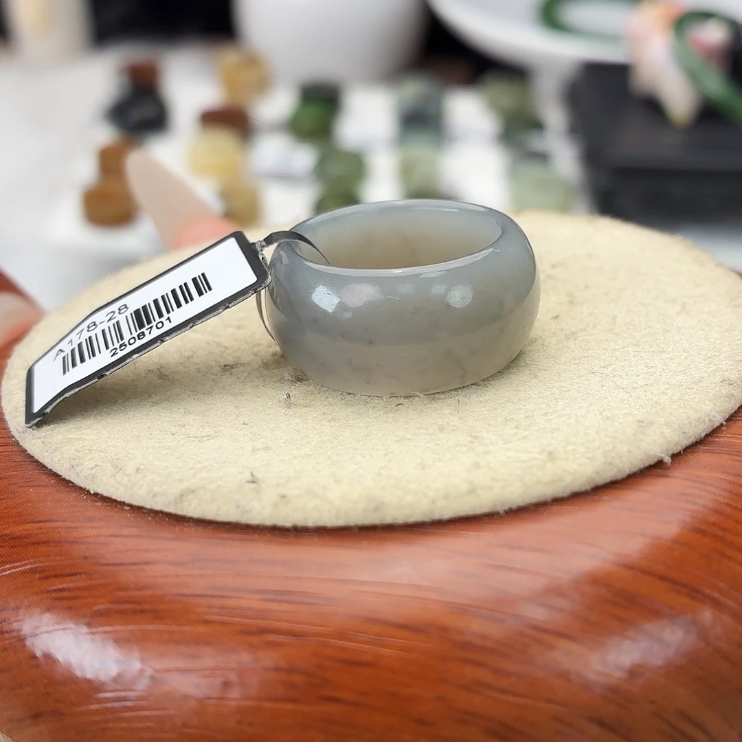 和田玉未镶嵌戒指c99飘紫墩墩18.4不退换