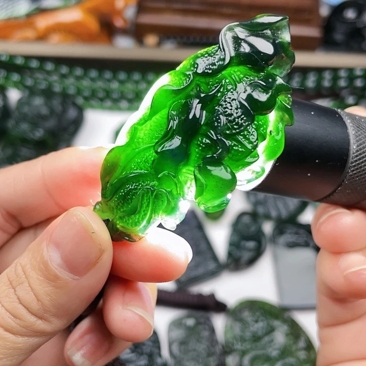 蛇纹石玉未镶嵌挂件泰山玉百财