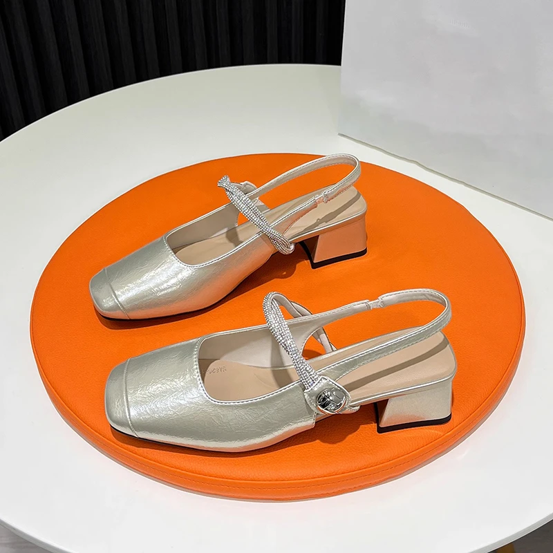 香槟方头粗跟包头凉鞋女2025新款仙女风水钻一字带玛丽珍中跟单鞋