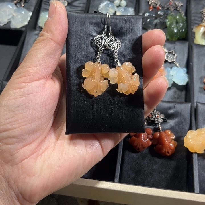 蛇纹石玉耳饰未镶嵌