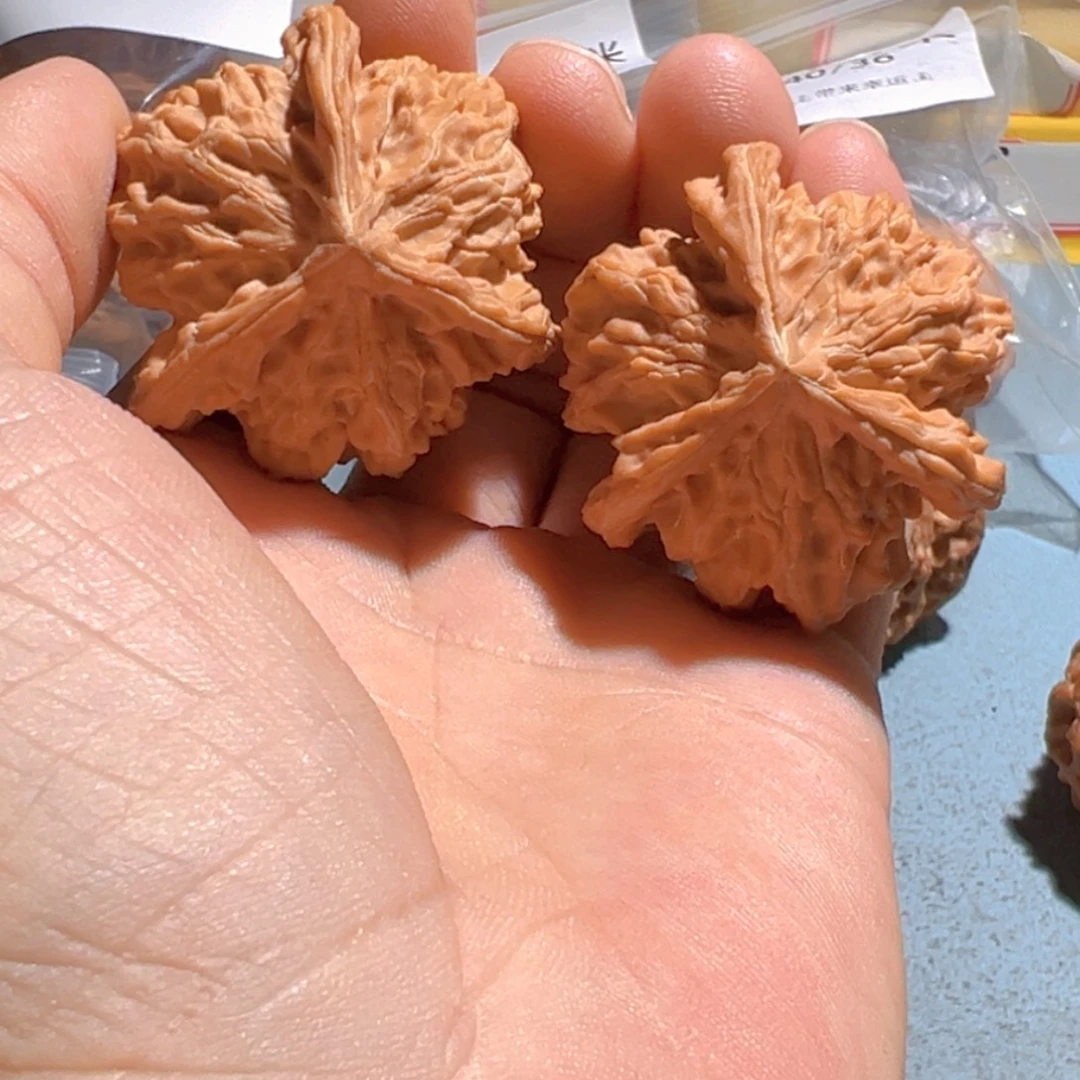 文玩核桃吊坠盘山三棱41