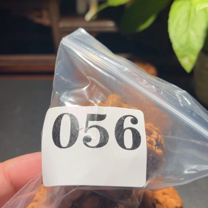 淋***伞文玩核桃吊坠44南疆石