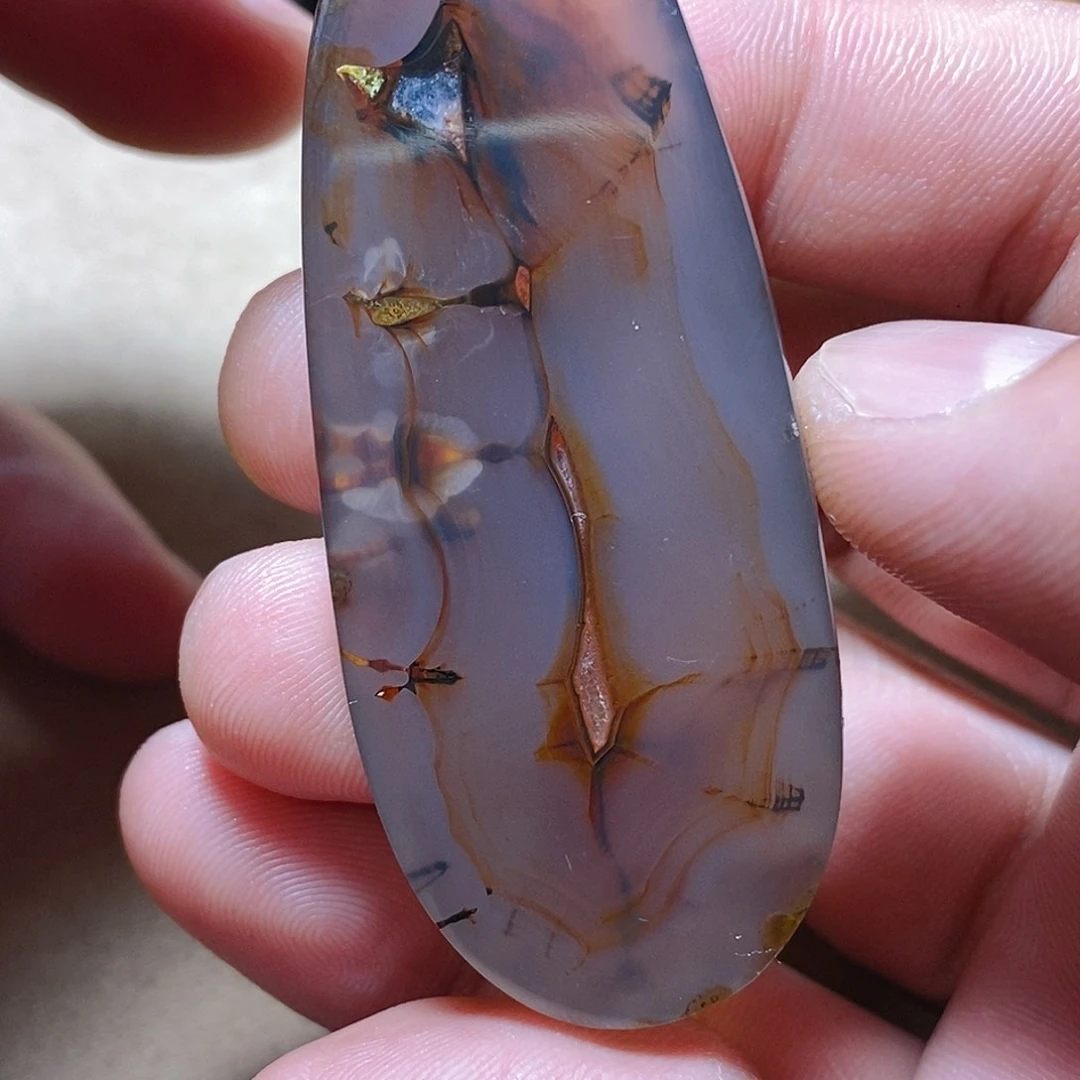 玛瑙/玉髓颈饰未镶嵌五*