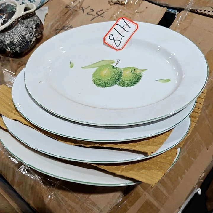 摆件盘子碗茶壶啥都有