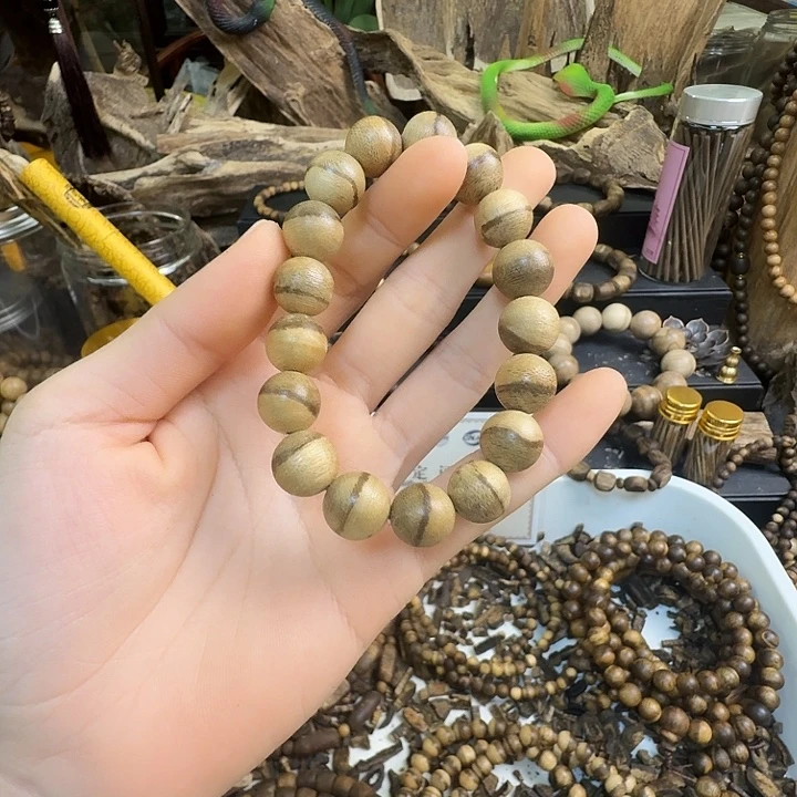 沉香碎屑沉香达拉干沉香1.2大7克➕沉香碎屑多样性