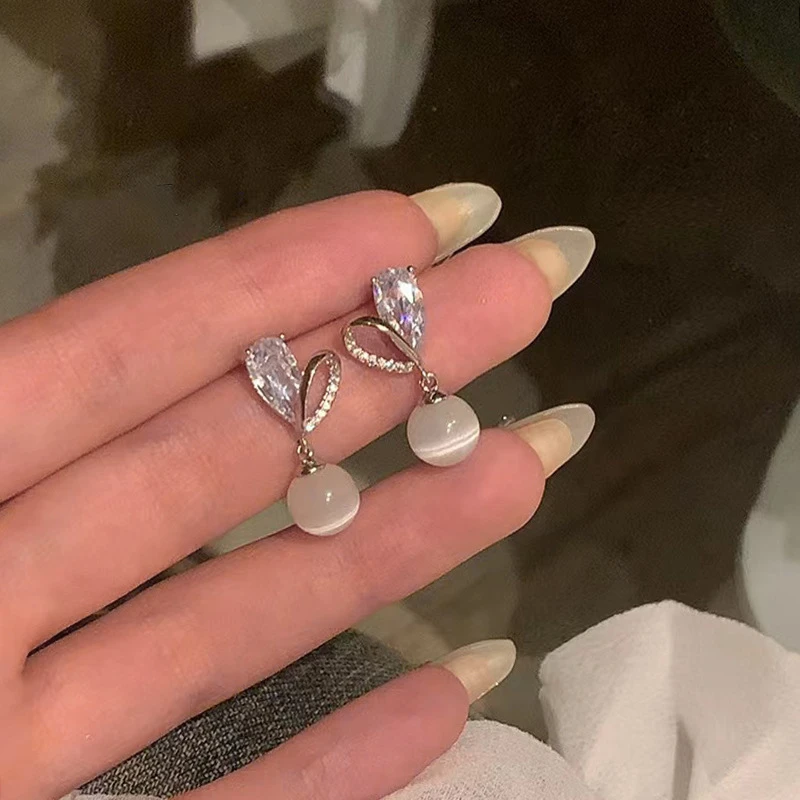 钨合金合成锆石耳饰 简约轻奢微镶猫眼石耳环女ins小众设计高级感