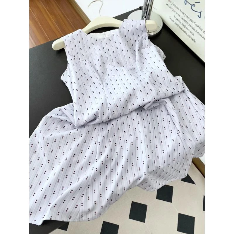 夏季新款法式气质复古小桃心学院风气质收腰显瘦圆领背心连衣裙女