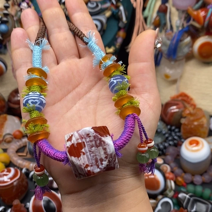 玛瑙/玉髓颈饰未镶嵌