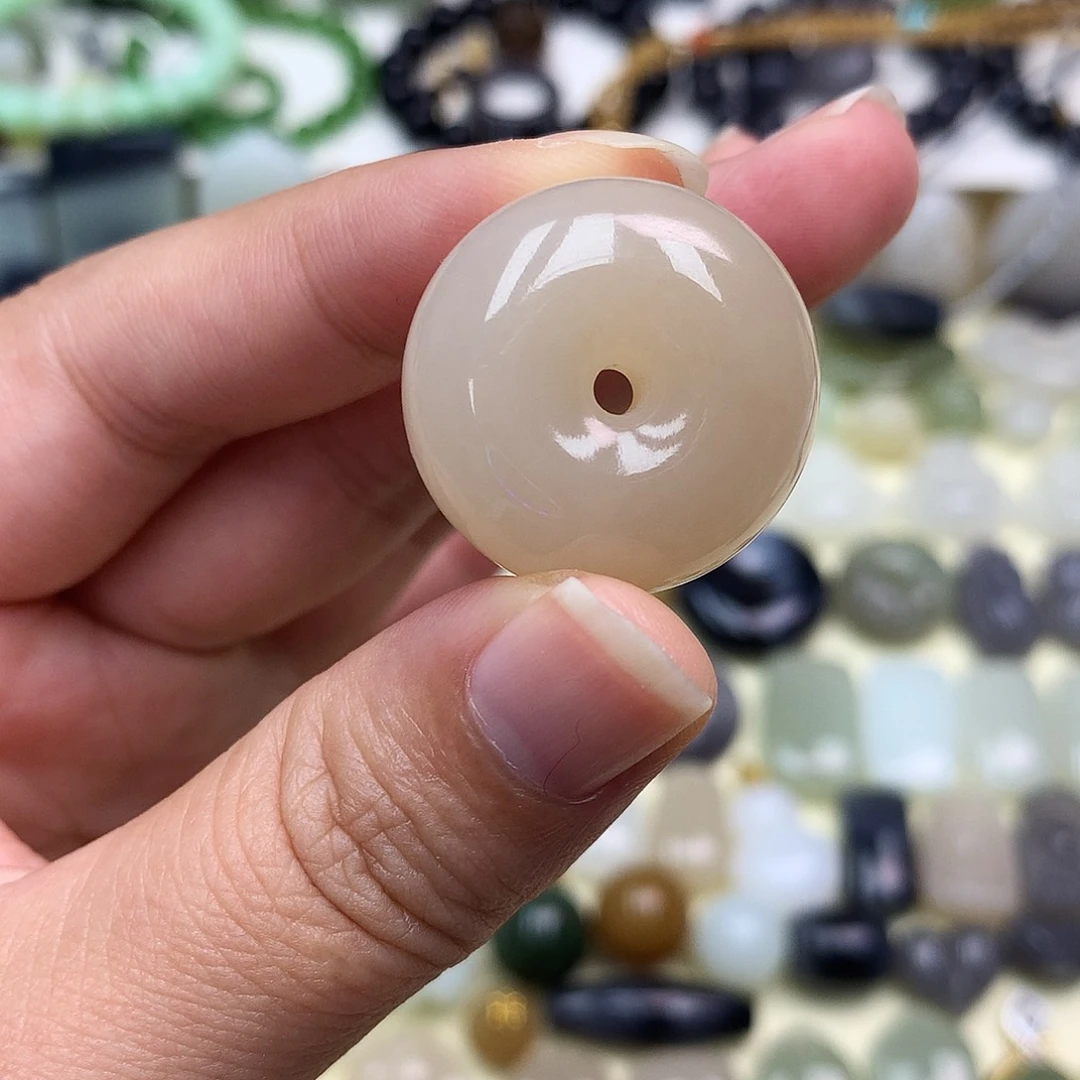 和田玉18K金镶嵌颈饰