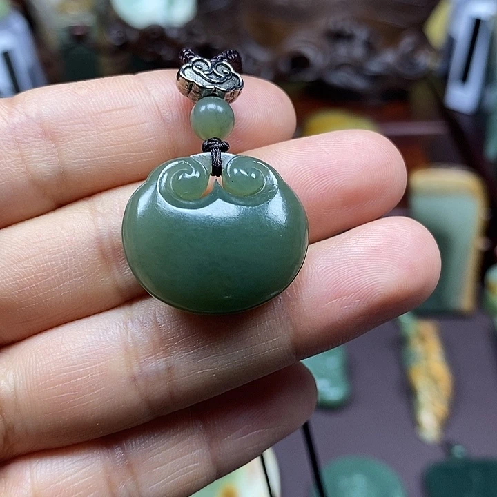 岫岩河磨玉（透闪石质玉）未镶嵌挂件