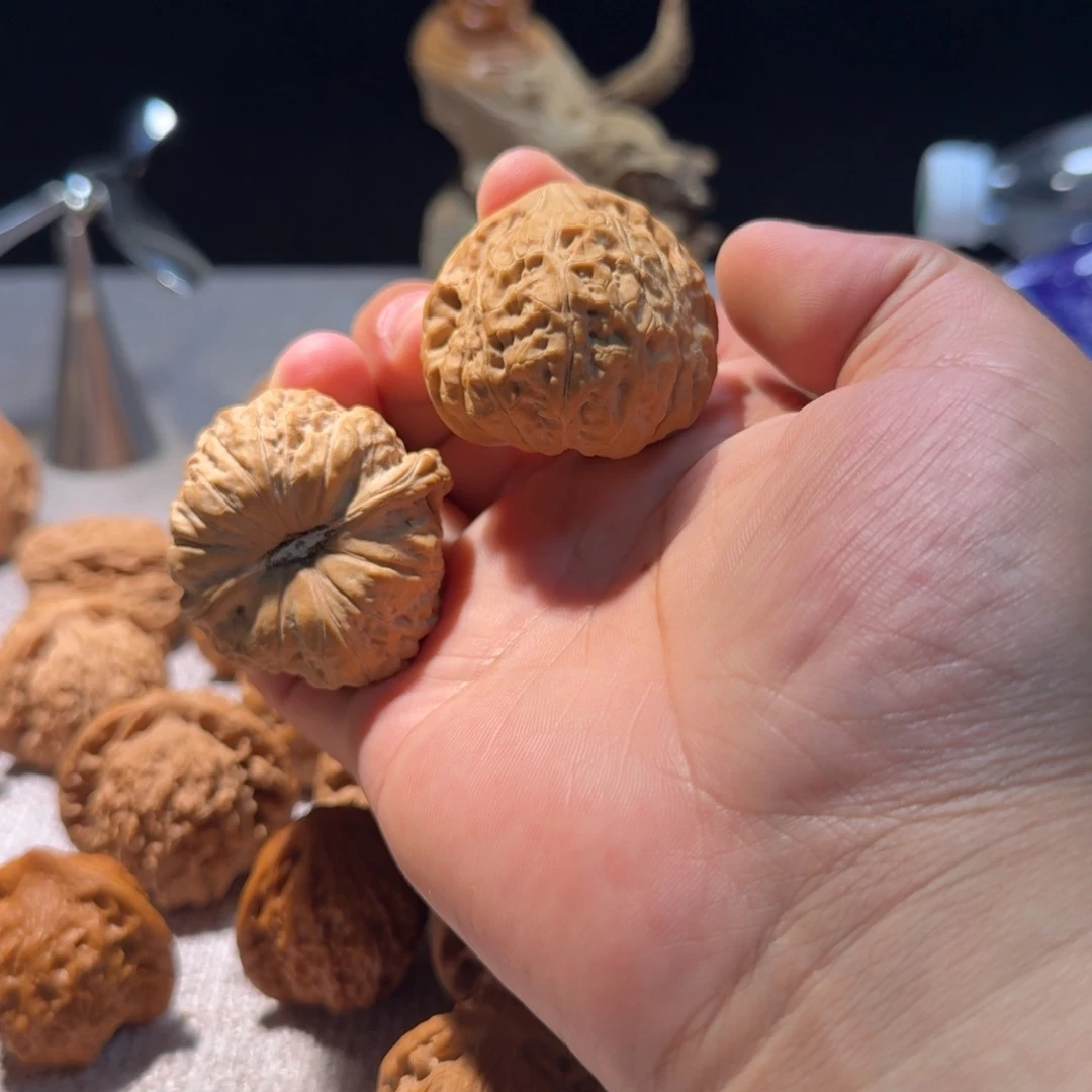 ****定文玩核桃把件41.43南瓜墩