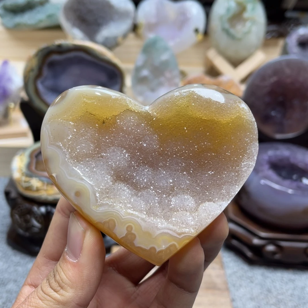 水晶大型摆件未镶嵌白****）