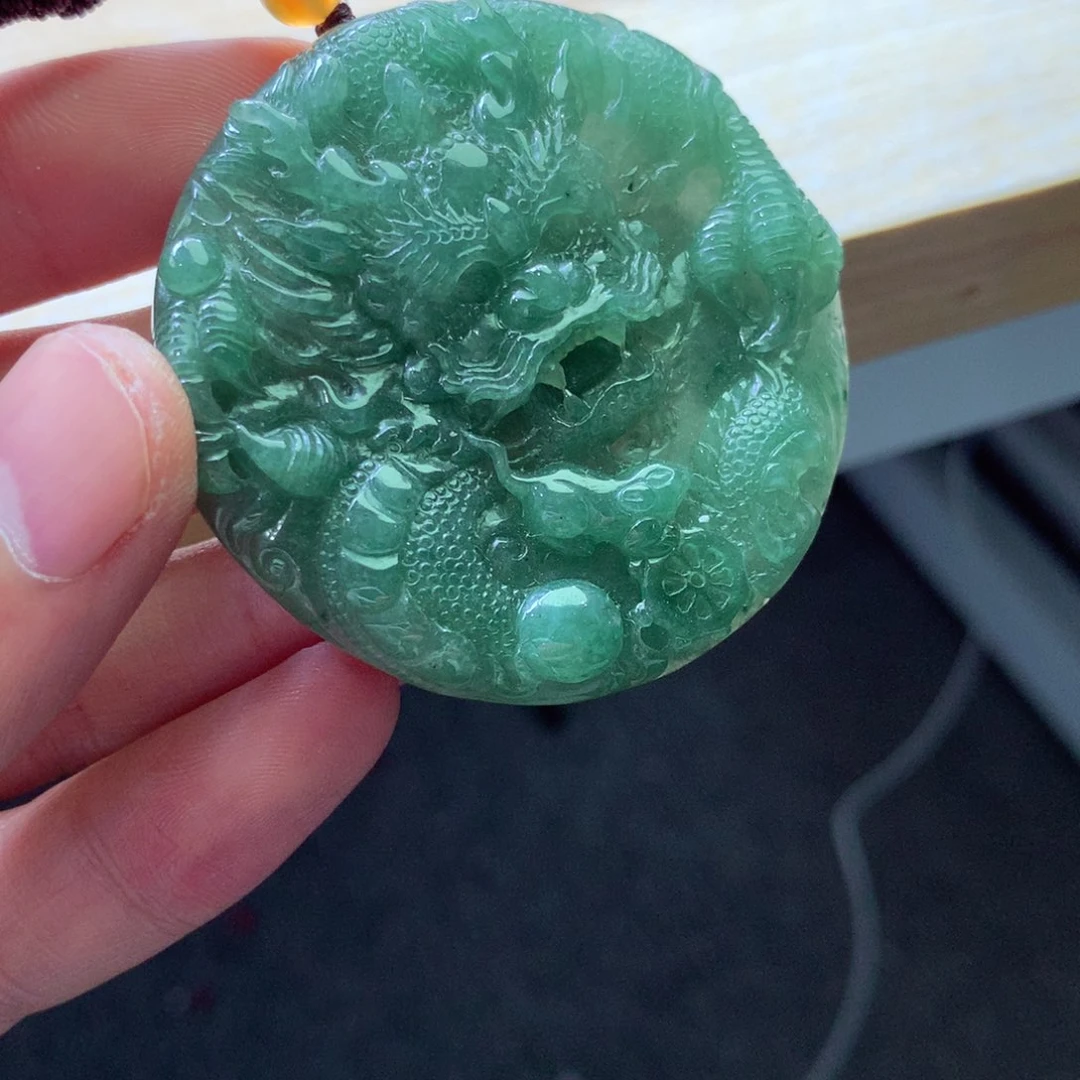 翡翠颈饰未镶嵌吊坠