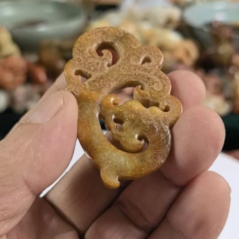 未镶嵌和田玉质如图所示配饰玛瑙/玉髓