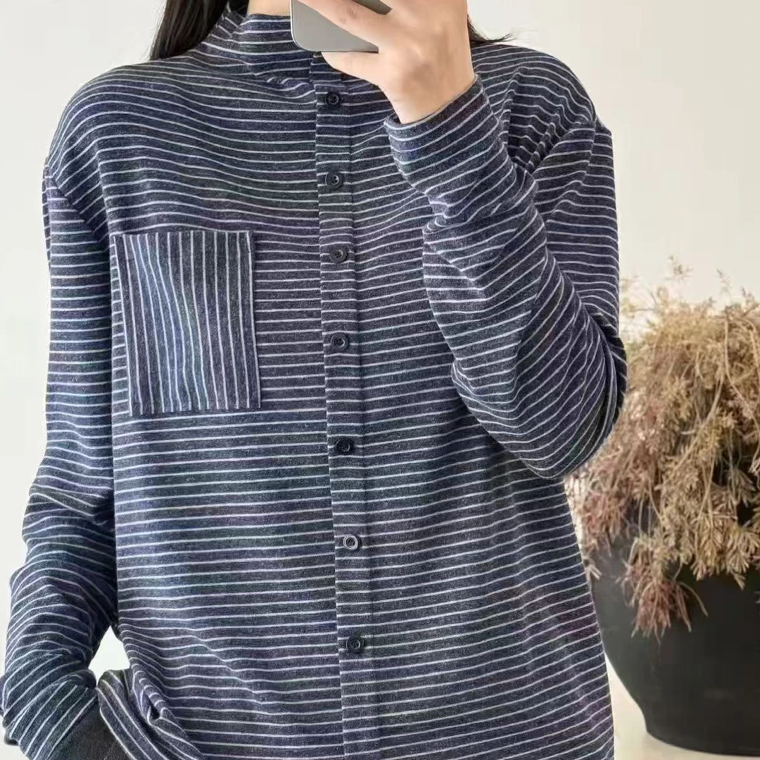 970条纹明扣半高领打底衫女