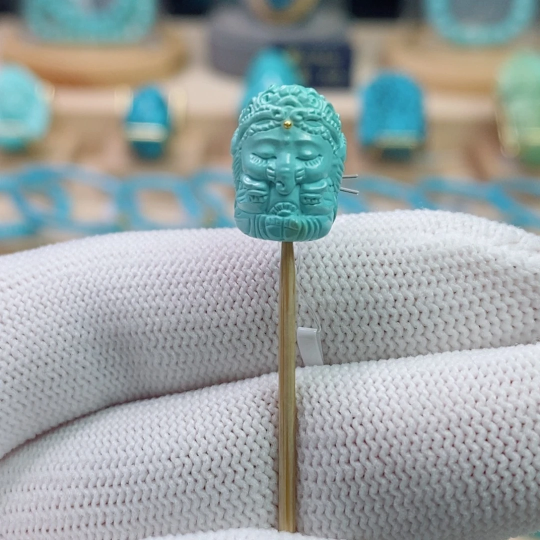 绿松石未镶嵌珠宝奇石