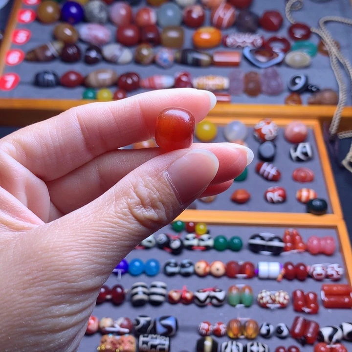 玛瑙/玉髓颈饰未镶嵌C****?