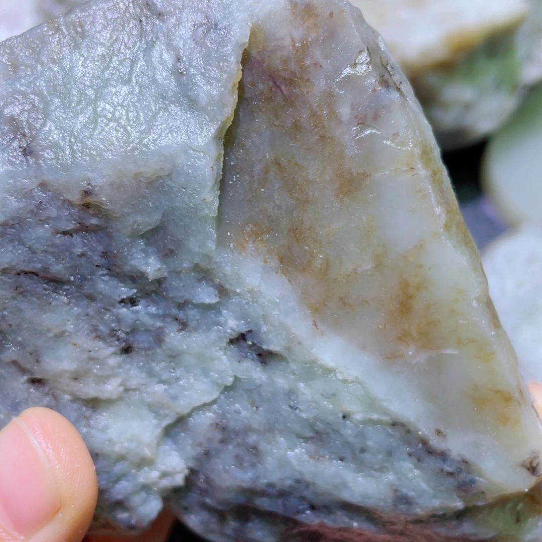 和田玉未镶嵌珠宝半成品