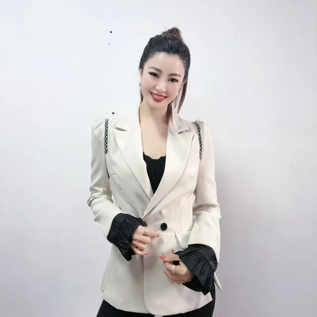 【静姐宠粉】白色春秋品牌撤柜中长款薄款装时尚宽松外套韩版8194