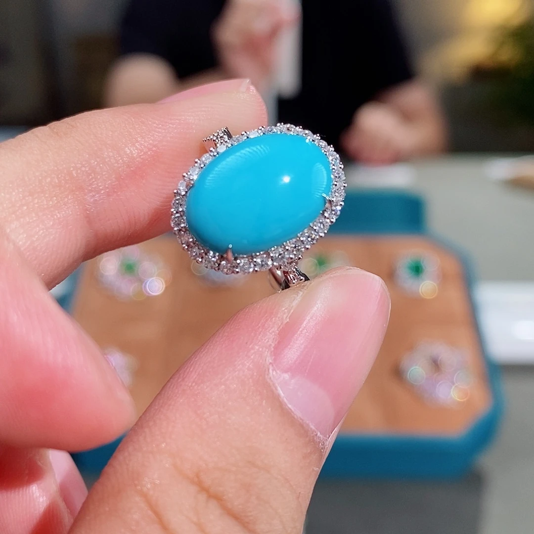 18K金镶嵌绿松石戒指4.85ct