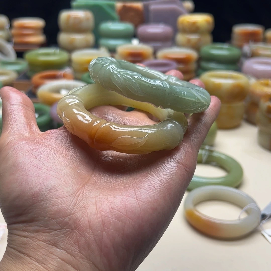 石英岩玉手镯未镶嵌小*子