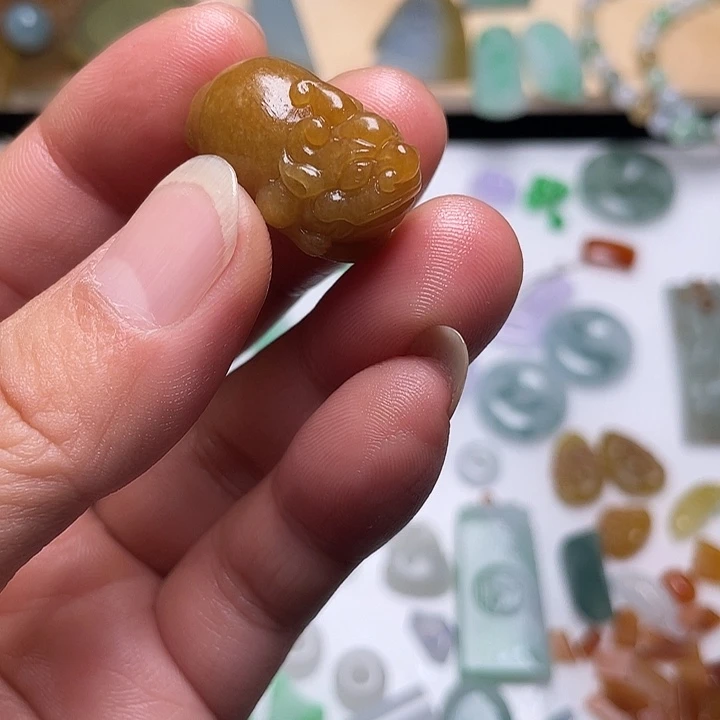 定制翡翠未镶嵌黄金三角蟾
