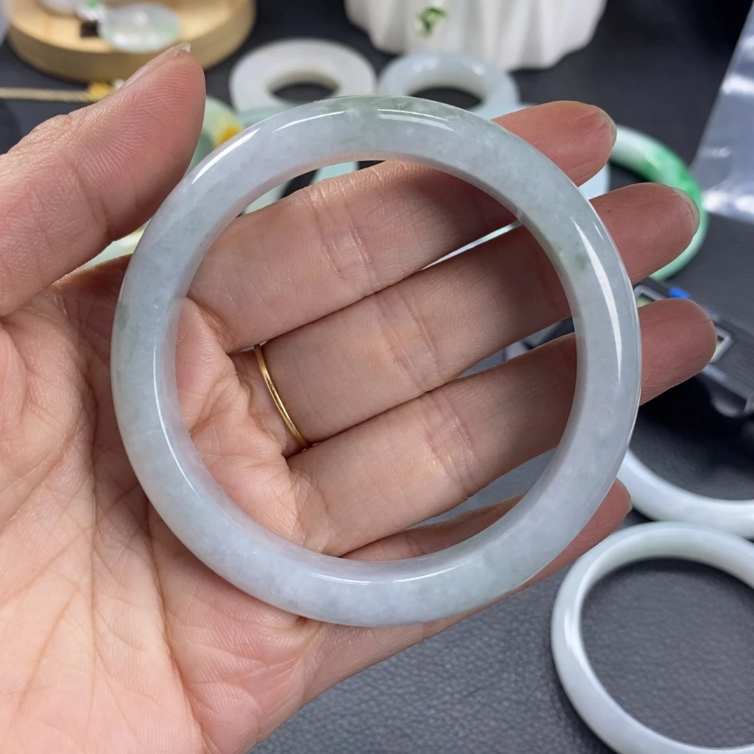 余***雁翡翠未镶嵌手镯天然翡翠