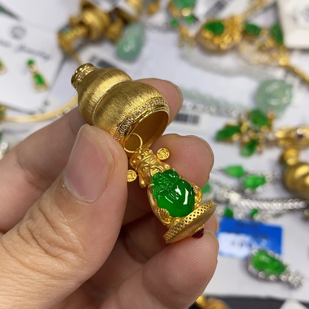 【闪购商品】颈饰18K金镶嵌翡翠似****来吊坠