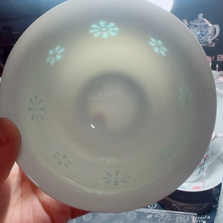 青花玲珑6寸面碗雪花雕刻
