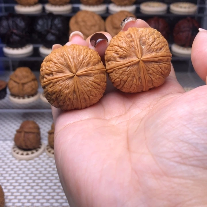 至***G把件文玩核桃21号状元红四楞34尺