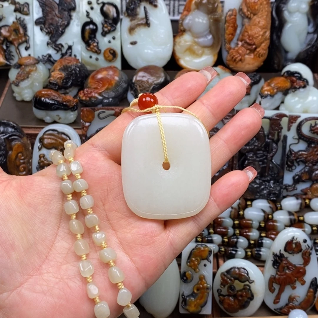 颈饰未镶嵌和田玉