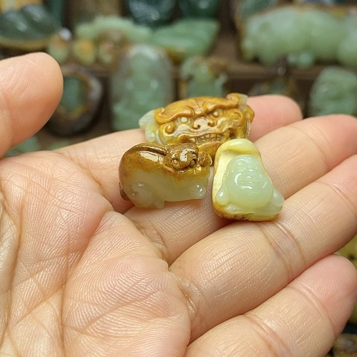 万***天岫岩河磨玉（透闪石质玉）未镶嵌颈饰