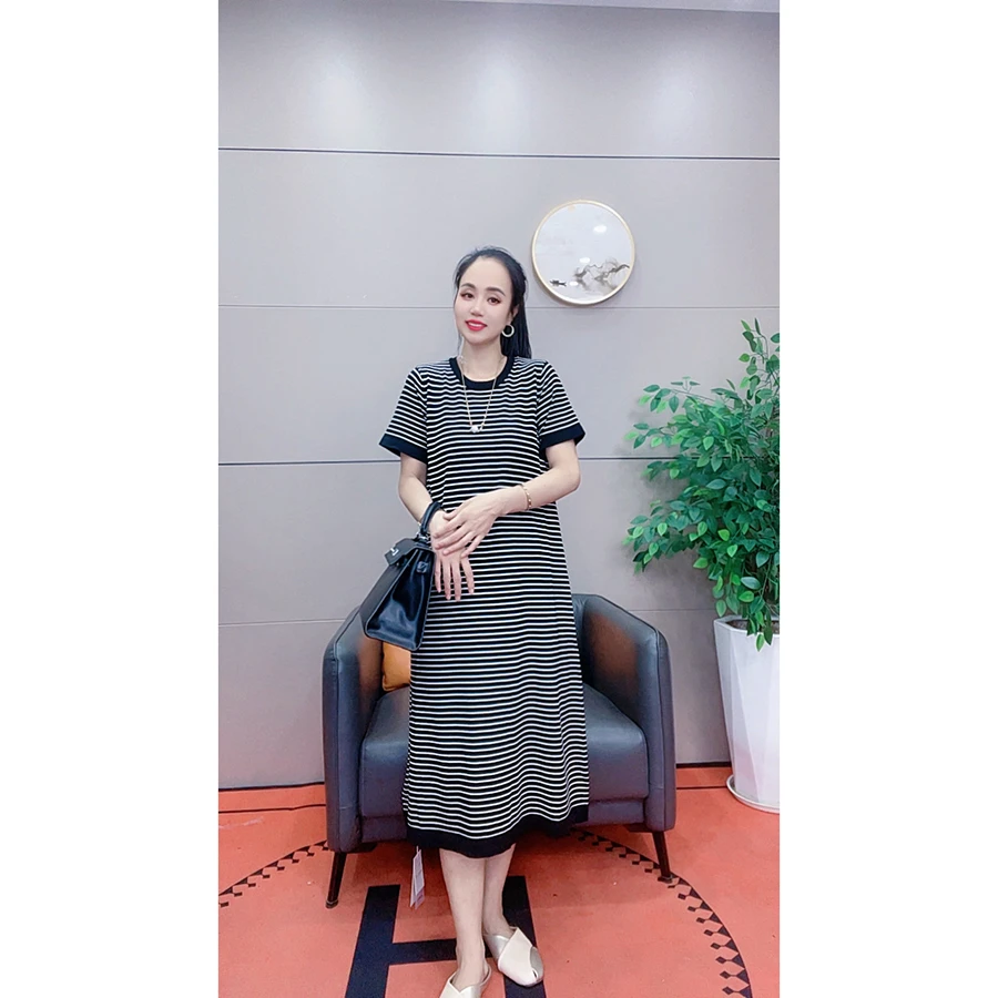4147 夏季新款大码女装连衣裙黑色条纹显瘦圆领短袖连衣裙