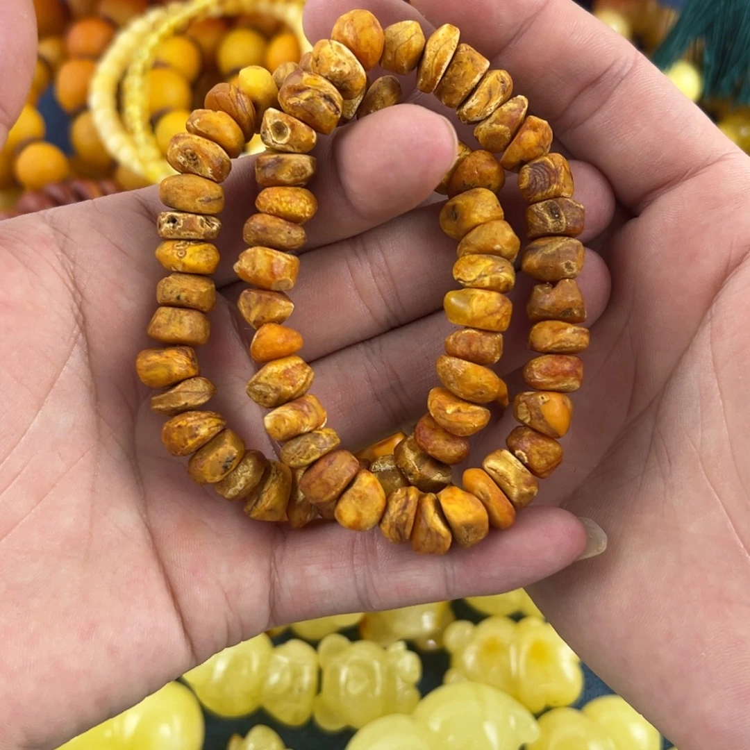 琥珀未镶嵌珠宝奇石多样性发货其中一件