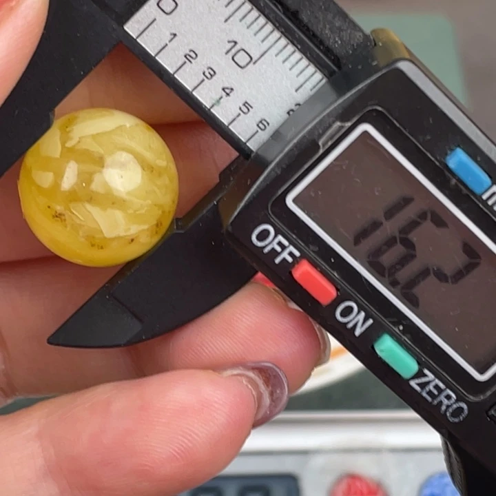 琥珀裸石未镶嵌微瑕1389