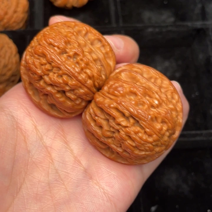 秦岭野生文玩核桃