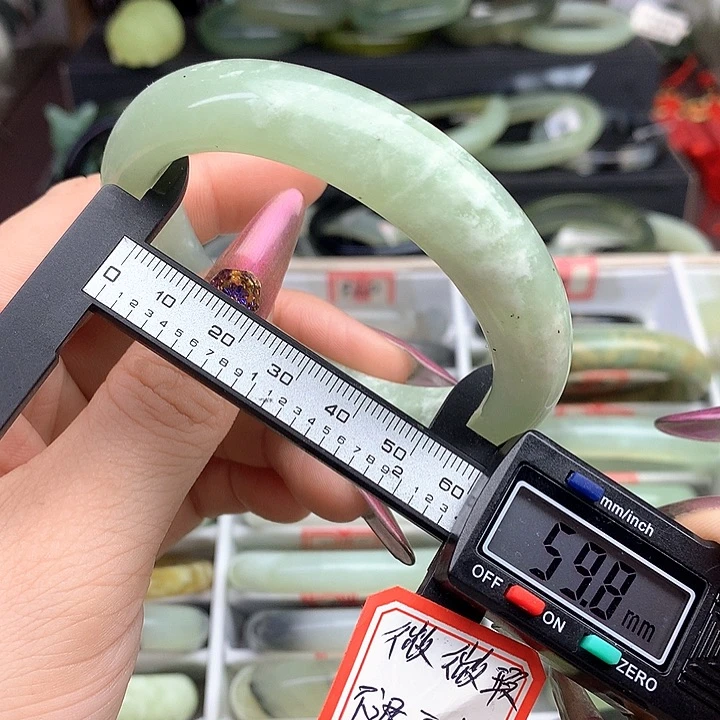 蛇纹石玉手镯未镶嵌871