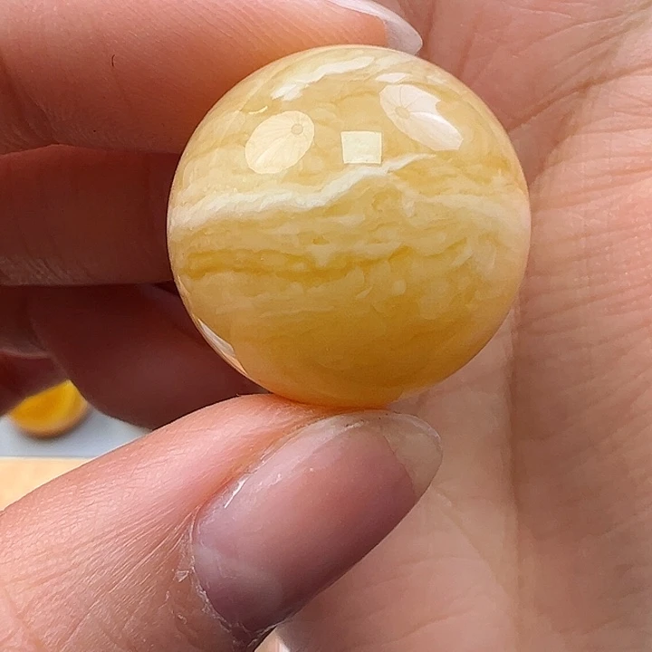 蜜蜡未镶嵌珠宝奇石