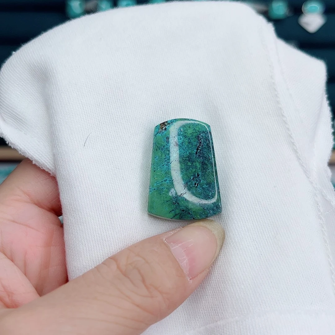 纤***雪绿松石未镶嵌绿松石