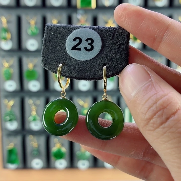 和田玉18K金镶嵌耳饰