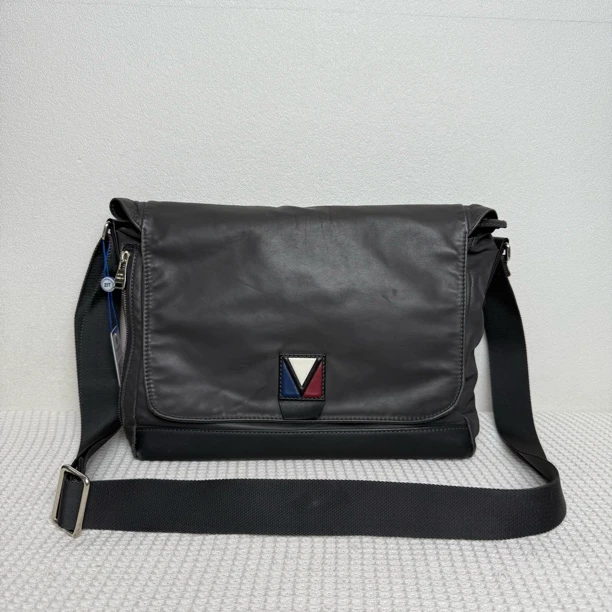 95新 LouisVuitton/路易威登 5986/时尚休闲美洲杯限量款邮差包