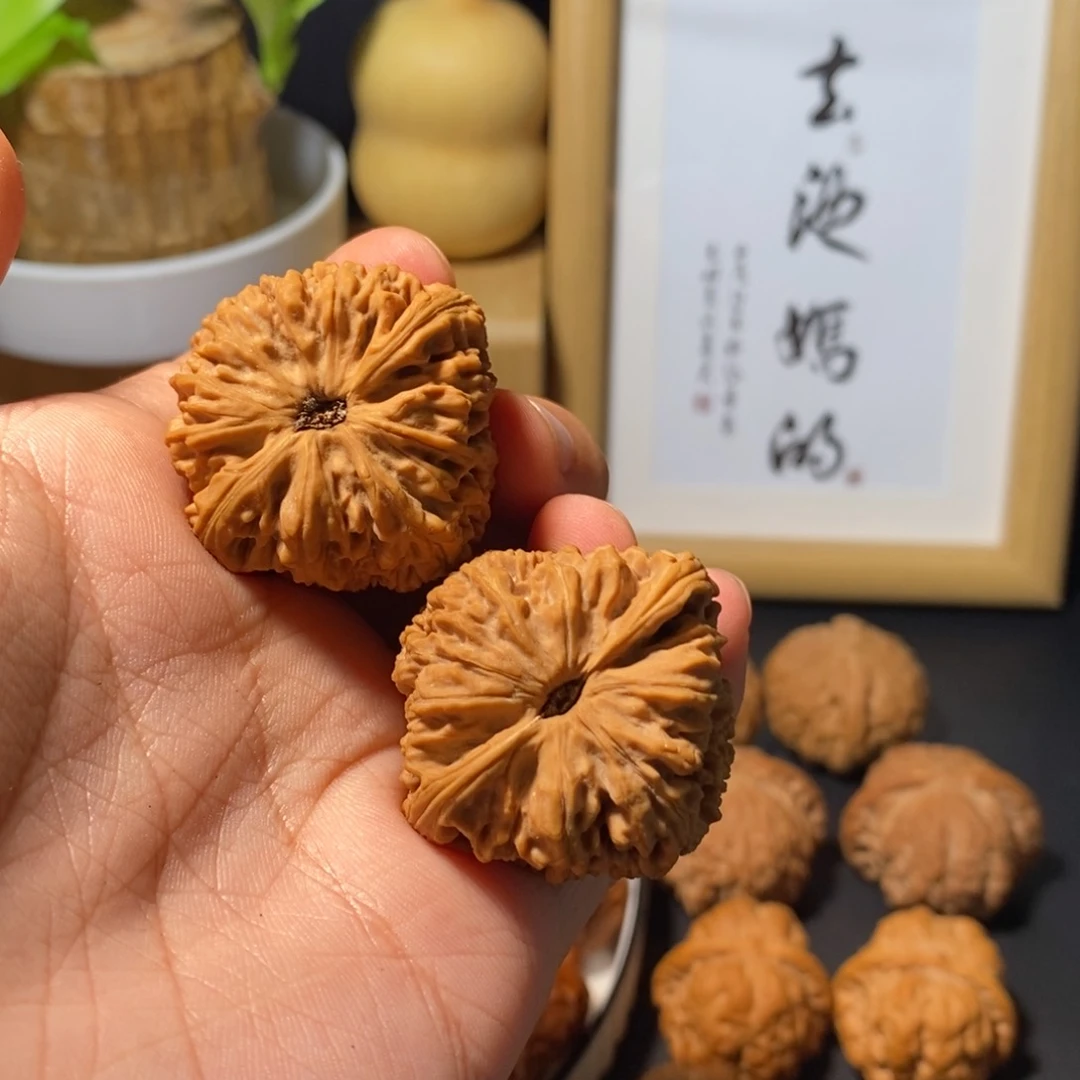 小***龙文玩核桃吊坠南疆石